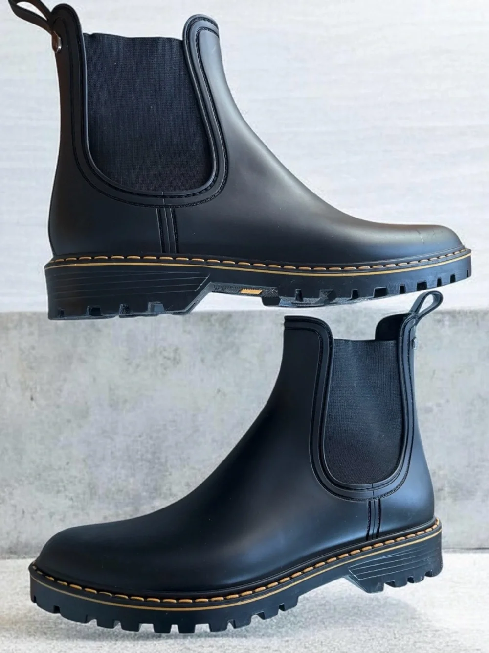 IGOR Women’s Black Rain boot Sleek Slip-On Design Size 41 Like New